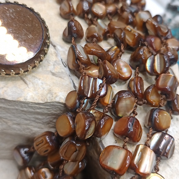 Vintage ELSA SCHIAPARELLI Unsigned Chocolate Brown Earrings and MOP necklace - Picture 5 of 16